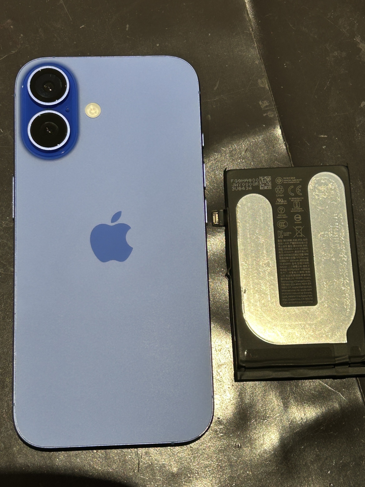 iPhone 16のバッテリー交換は早めが安心！劣化サインと修理のポイント