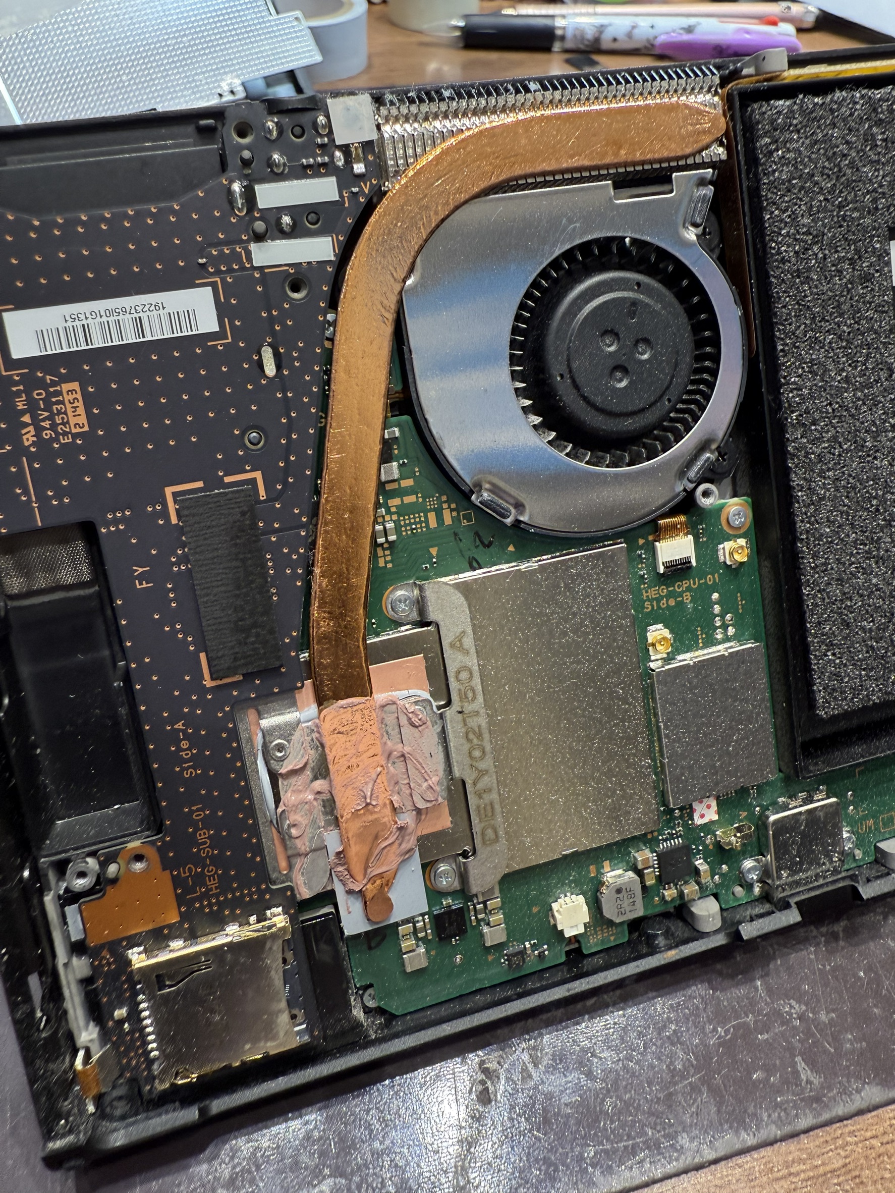 Nintendo switch 有機EL 分解 内部