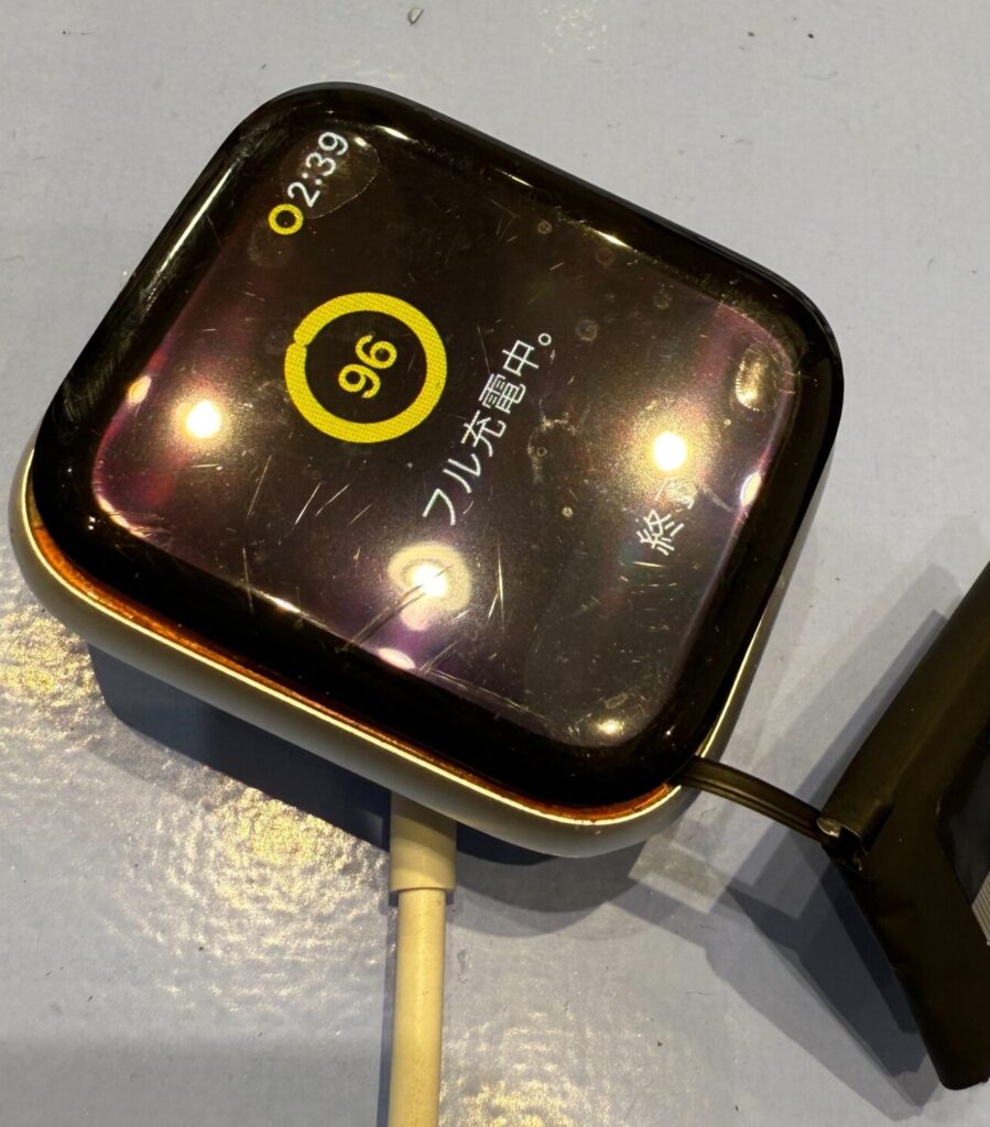 AppleWatch バッテリー交換後 充電中