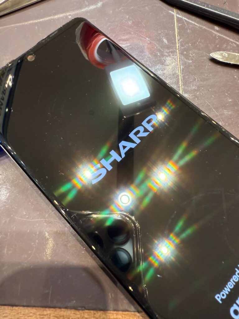 AQUOS sense5G バッテリー交換後の起動画面 動作確認中